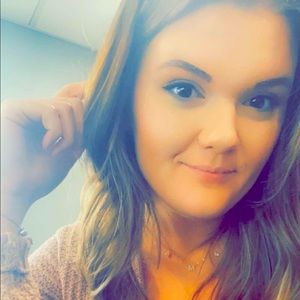 Meet your Posher, Cortney